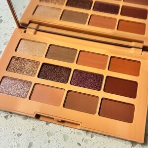 Glögirl Love Bomb Eyeshadow Palette | 12 Shade Warm Neutral Vegan